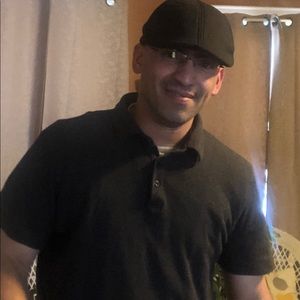 Meet your Posher, Efrain